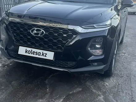 Hyundai Santa Fe 2020 года за 12 500 000 тг. в Алматы