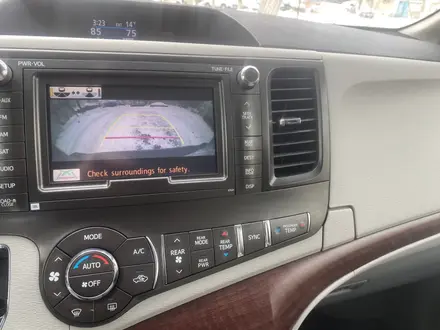 Toyota Sienna 2014 года за 9 800 000 тг. в Уральск – фото 17