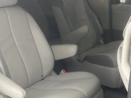 Toyota Sienna 2014 года за 9 800 000 тг. в Уральск – фото 25
