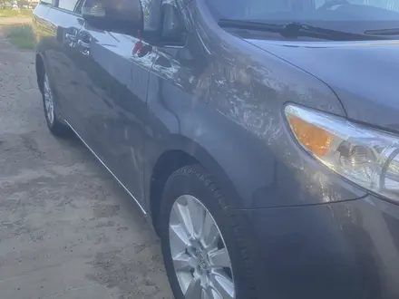 Toyota Sienna 2014 года за 9 800 000 тг. в Уральск – фото 2