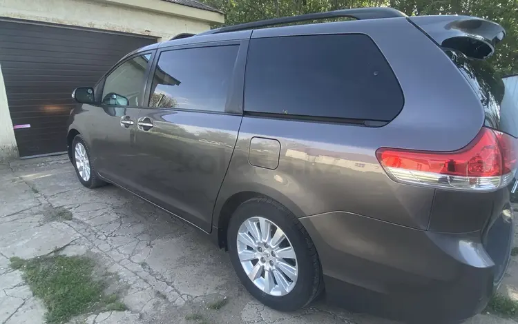Toyota Sienna 2014 годаүшін9 800 000 тг. в Уральск