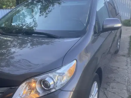 Toyota Sienna 2014 года за 9 800 000 тг. в Уральск – фото 5