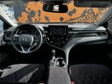 Toyota Camry 2021 года за 13 600 000 тг. в Караганда – фото 5