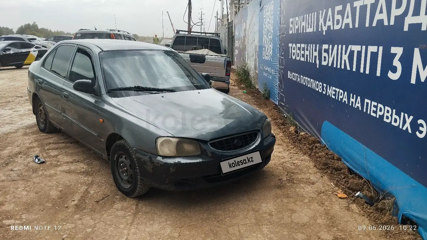 Hyundai Accent, 2001