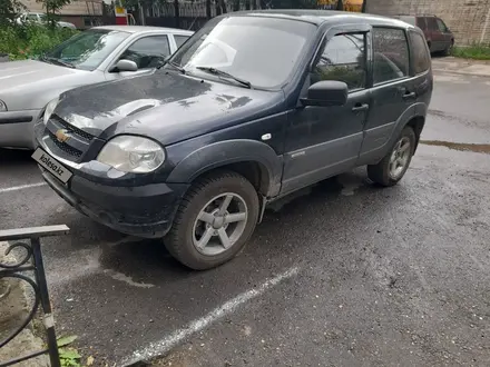 Chevrolet Niva 2015 года за 2 900 000 тг. в Усть-Каменогорск – фото 2