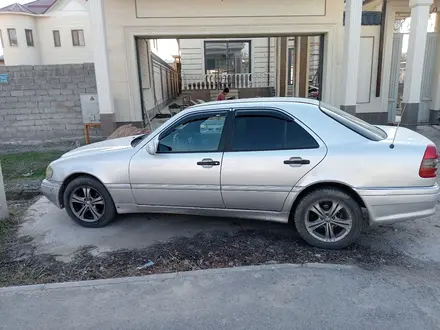 Mercedes-Benz C 180 1997 года за 2 500 000 тг. в Шымкент – фото 4