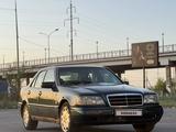 Mercedes-Benz C 200 1995 года за 2 200 000 тг. в Шымкент