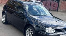 Volkswagen Golf 2003 годаүшін2 800 000 тг. в Астана