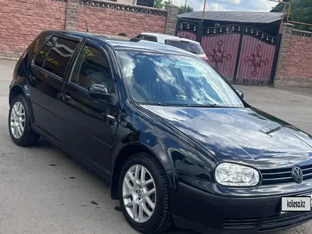 Volkswagen Golf 2003 года за 2 800 000 тг. в Астана