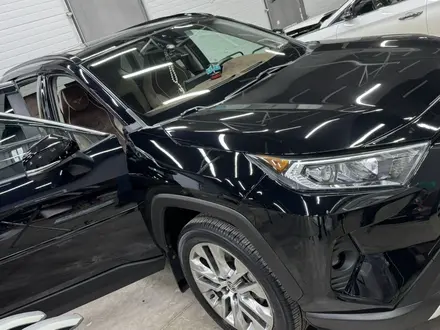 Toyota RAV4 2021 года за 16 800 000 тг. в Уральск – фото 13