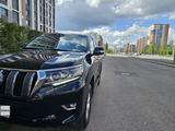 Toyota Land Cruiser Prado 2023 года за 29 100 000 тг. в Астана – фото 2