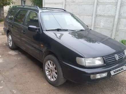 Volkswagen Passat 1996 года за 1 800 000 тг. в Тараз – фото 3