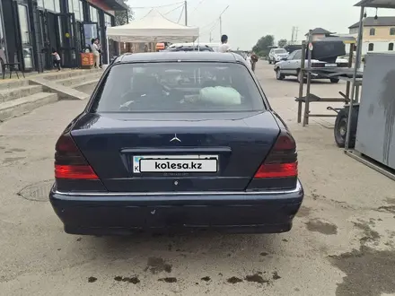 Mercedes-Benz C 200 1997 года за 1 900 000 тг. в Алматы – фото 2