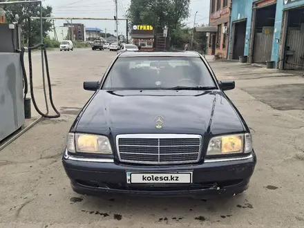 Mercedes-Benz C 200 1997 года за 1 900 000 тг. в Алматы – фото 4