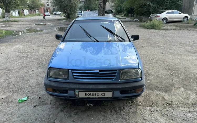 Volkswagen Vento 1992 года за 550 000 тг. в Семей