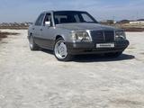 Mercedes-Benz E 300 1993 годаүшін1 700 000 тг. в Актау