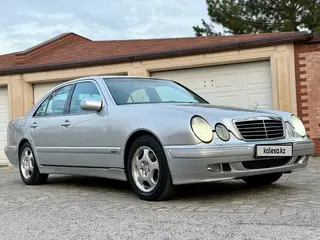 Mercedes-Benz E 320