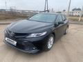 Toyota Camry 2020 года за 13 500 000 тг. в Астана – фото 2