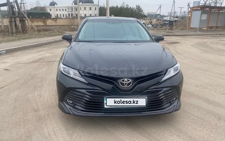 Toyota Camry 2020 года за 13 500 000 тг. в Астана