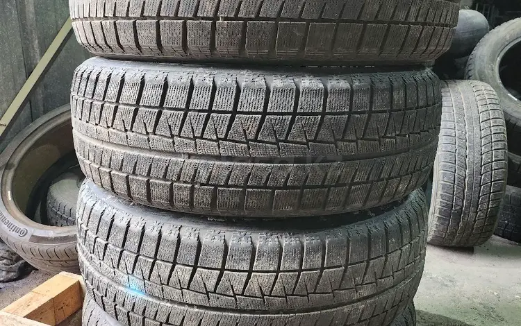 215/60R17 Bridgestone BLIZZAK за 70 000 тг. в Алматы