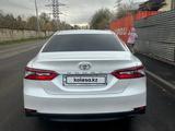 Toyota Camry 2023 годаfor17 000 000 тг. в Алматы – фото 3