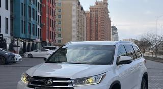 Toyota Highlander 2017 года за 19 000 000 тг. в Актау