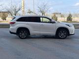 Toyota Highlander 2017 годаүшін19 000 000 тг. в Актау – фото 3