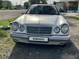 Mercedes-Benz E 230 1995 года за 2 100 000 тг. в Павлодар – фото 2