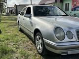 Mercedes-Benz E 230 1995 года за 2 100 000 тг. в Павлодар – фото 3