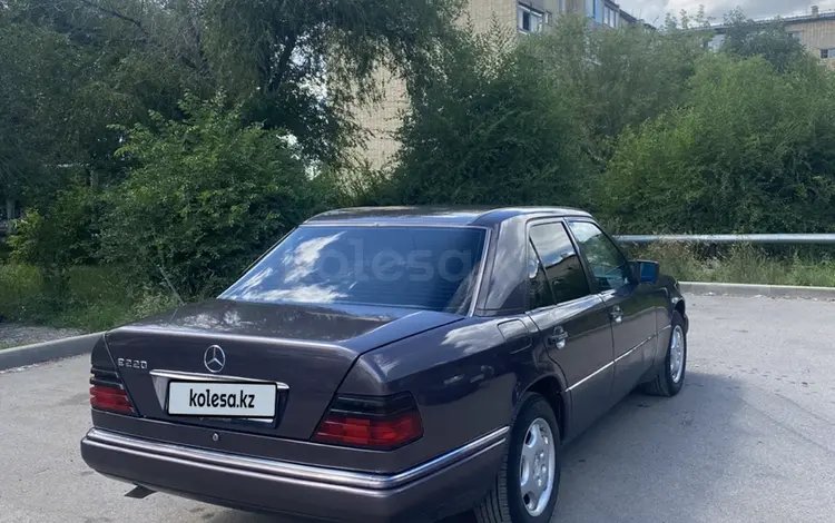 Mercedes-Benz E 220 1993 годаүшін2 700 000 тг. в Караганда