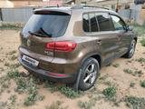 Volkswagen Tiguan 2015 года за 8 500 000 тг. в Атырау – фото 2