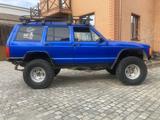 Jeep Cherokee 1995 годаүшін4 000 000 тг. в Алматы