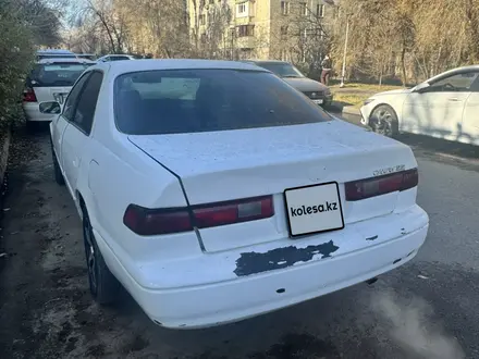 Toyota Camry 1999 года за 2 400 000 тг. в Алматы – фото 3