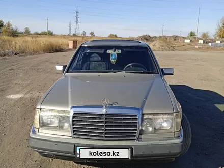 Mercedes-Benz E 200 1989 года за 1 600 000 тг. в Караганда – фото 2