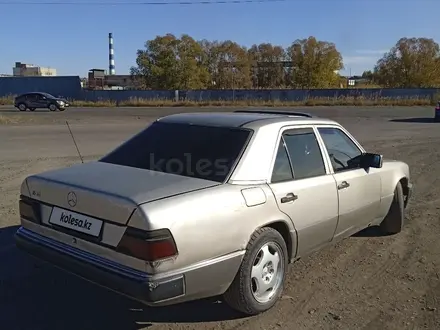 Mercedes-Benz E 200 1989 года за 1 600 000 тг. в Караганда – фото 6