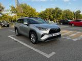 Toyota Highlander 2023 года за 30 000 000 тг. в Атырау