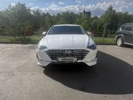 Hyundai Sonata 2023 года за 11 950 000 тг. в Караганда – фото 3