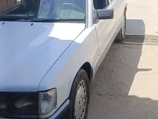 Mercedes-Benz 190