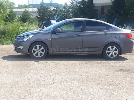 Hyundai Solaris 2015 года за 3 500 000 тг. в Петропавловск – фото 23