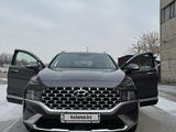 Hyundai Santa Fe 2021 года за 15 800 000 тг. в Алматы