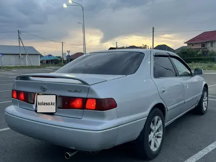 Toyota Camry 2000 года за 2 900 000 тг. в Алматы – фото 4