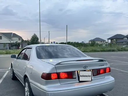 Toyota Camry 2000 года за 2 900 000 тг. в Алматы – фото 3