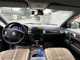 Volkswagen Touareg 2007 года за 5 800 000 тг. в Шымкент – фото 5