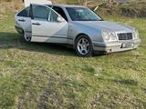 Mercedes-Benz E 230 1996 года за 3 500 000 тг. в Тараз