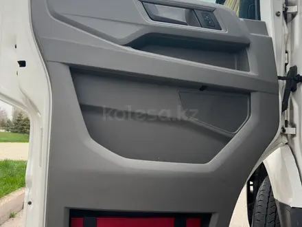 Volkswagen Crafter 2020 года за 19 000 000 тг. в Алматы – фото 40