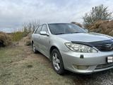 Toyota Camry 2004 года за 6 000 000 тг. в Шымкент – фото 2