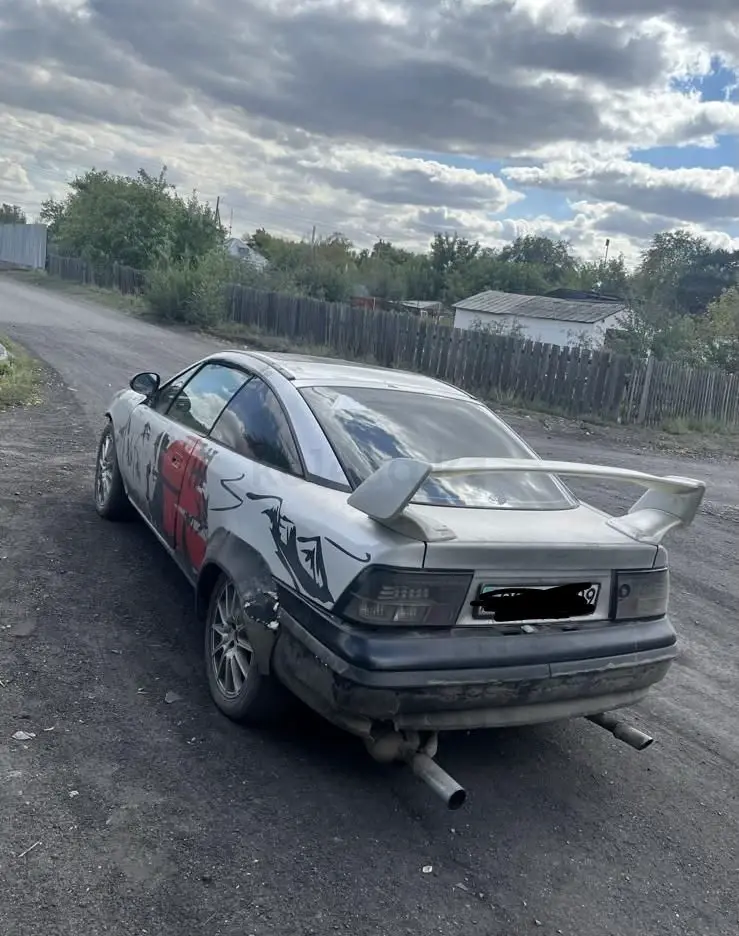 Opel Calibra, 1992