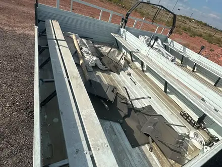 Кузов УРАЛ 4320 бортовой в сборе с лавками и дугами под тент за 1 400 000 тг. в Караганда – фото 6