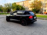 Porsche Cayenne 2006 года за 2 650 000 тг. в Астана – фото 2