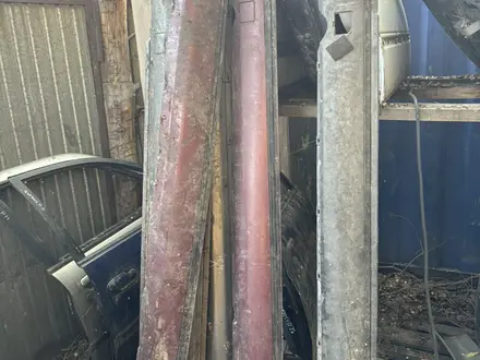 Парог Mercedes 124-й за 10 000 тг. в Алматы